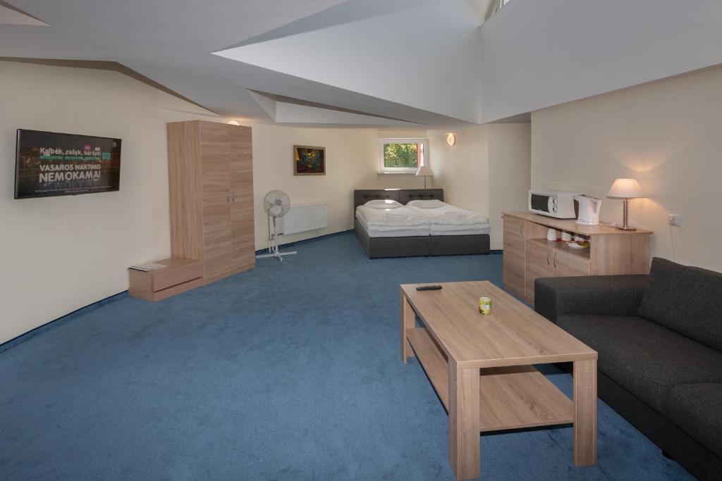 Студио (Семейный номер-студио (для 6 взрослых)), Tauras Center Hotel