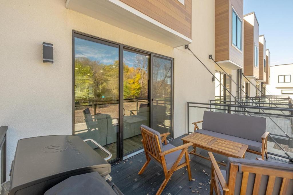 CentralPark Townhome B10 photo 1