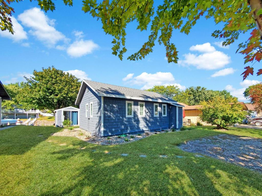 The Canal Cottage off West Lake Okoboji photo 2