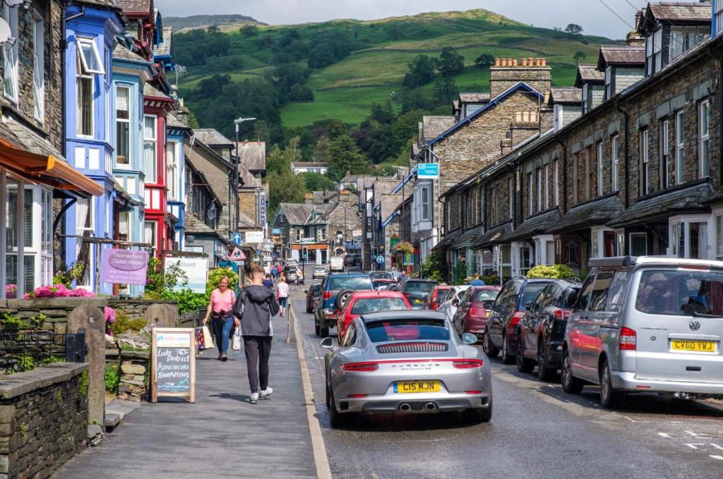 THE AMBLESIDE APARTMENTS - Self catering with private kitchen - Best for Location photo 3
