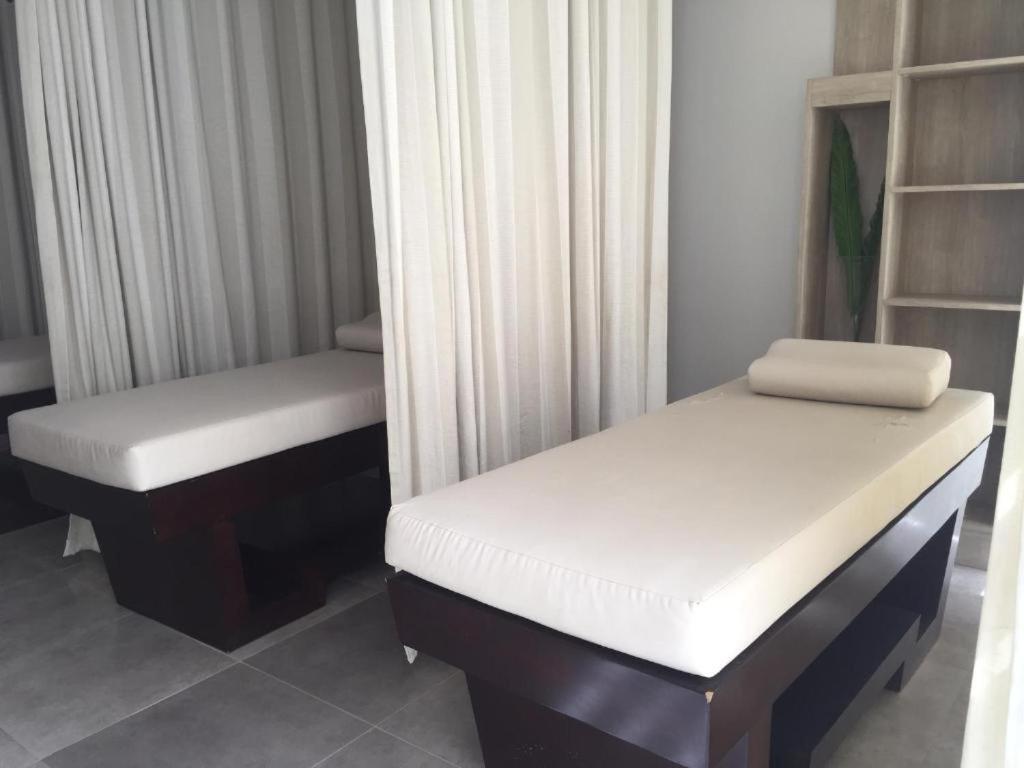 Mactan Newtown Beach Condo photo 2
