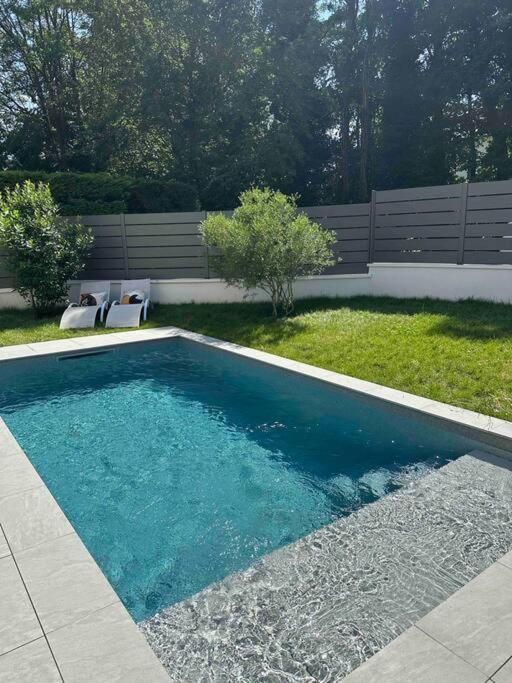 Villa d'architecte entre lac et montagnes photo 2