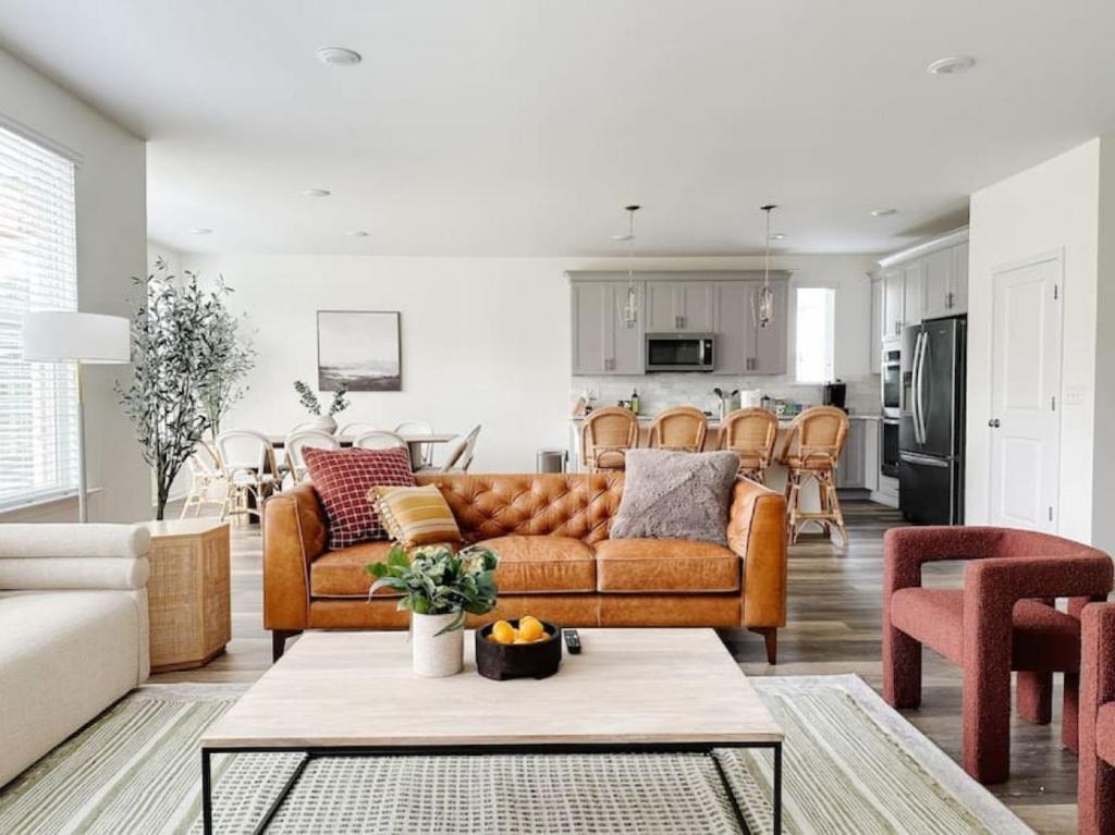 Modern, Loveland Luxury Oasis by Trails, I-71 photo 1