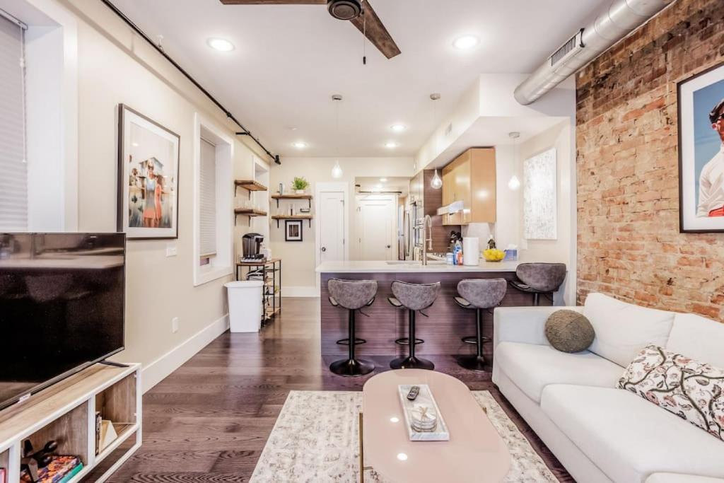 Artist Gallery Downtown 2Bed 2Bath Condo photo 4
