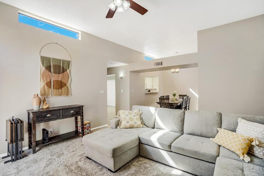 The Oso Cozy Casita - Cute, Cozy & Private photo 3