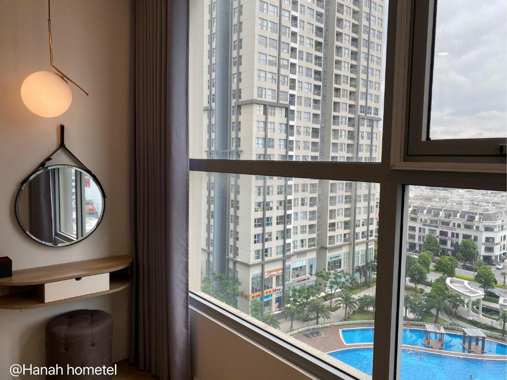 Vinhomes Gardenia serviced apartment by Hanah Residence