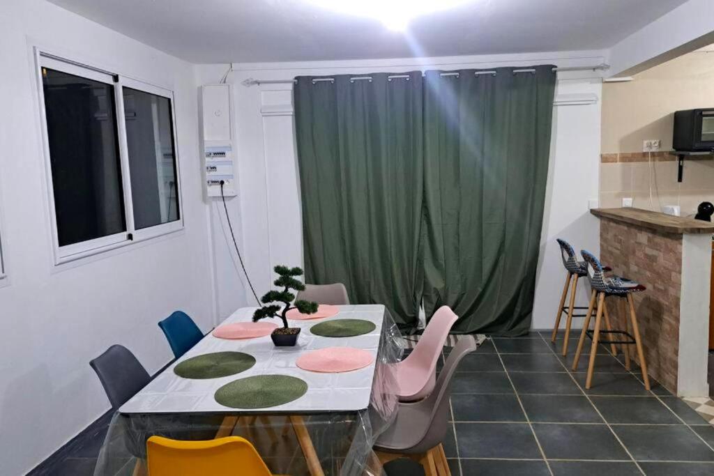 Maison de 2 chambres avec piscine privee spa et jardin clos a Riviere Salee photo 3