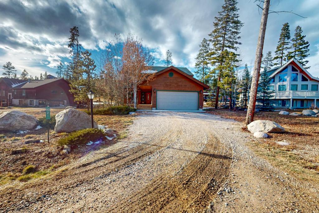 Moose Cabin photo 2