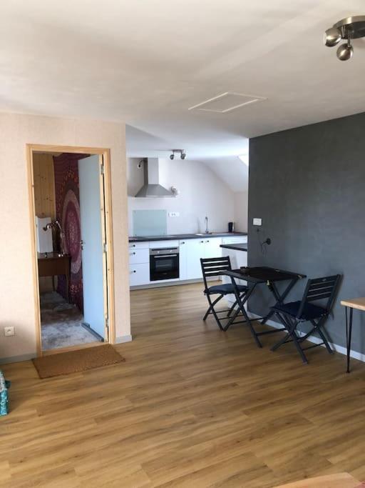 Appartement dans maison rouge photo 2