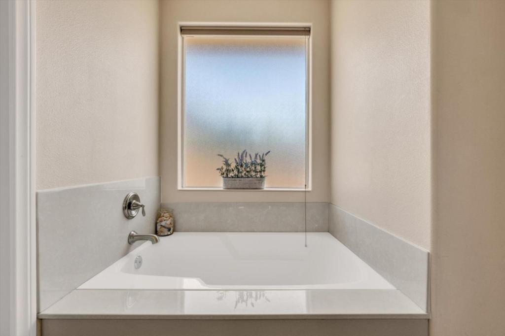 Palms Place in Indio photo 2