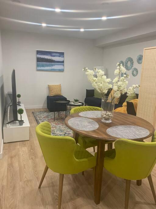 Cheerful and cozy 1 bedroom,separate entrance