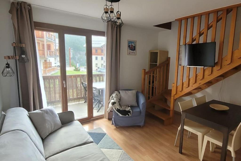 Appartement Duplex T3 6 personnes les Orres 1800 Tout Confort Pied des Pistes