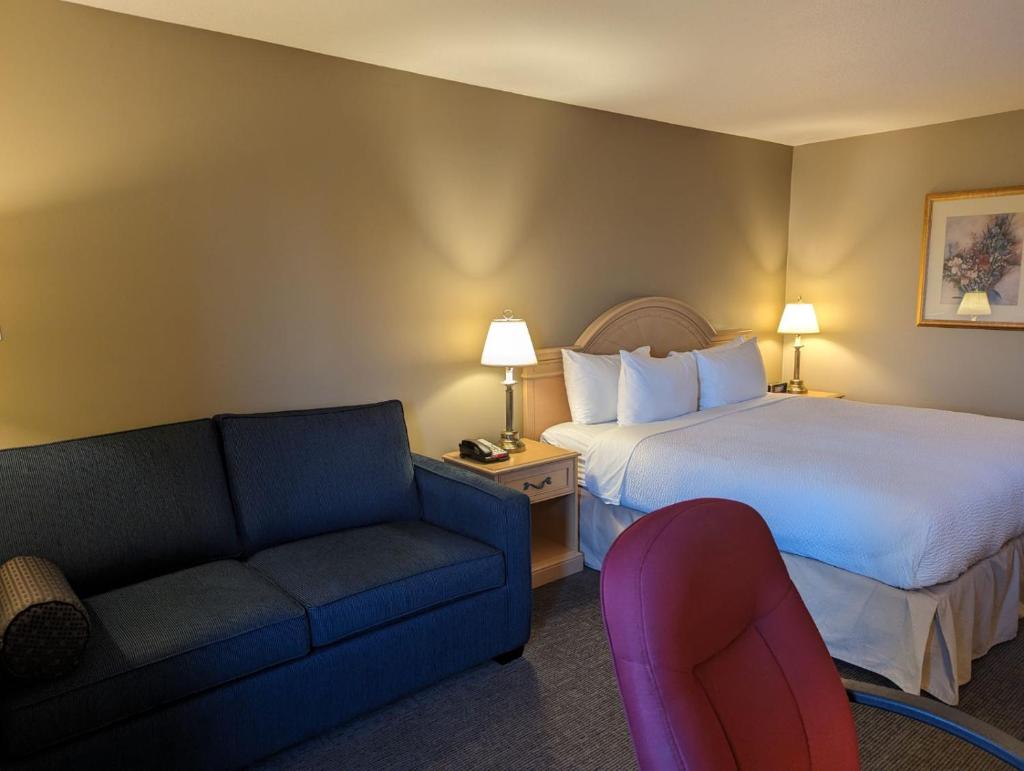 Nomad Hotel & Suites photo 2