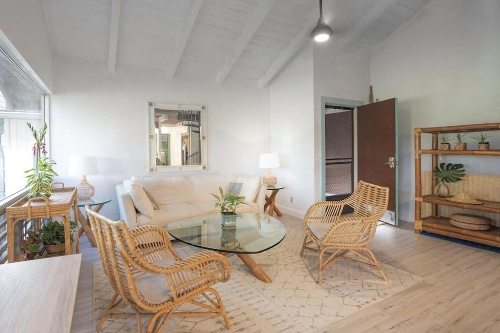 Modern Island Home image