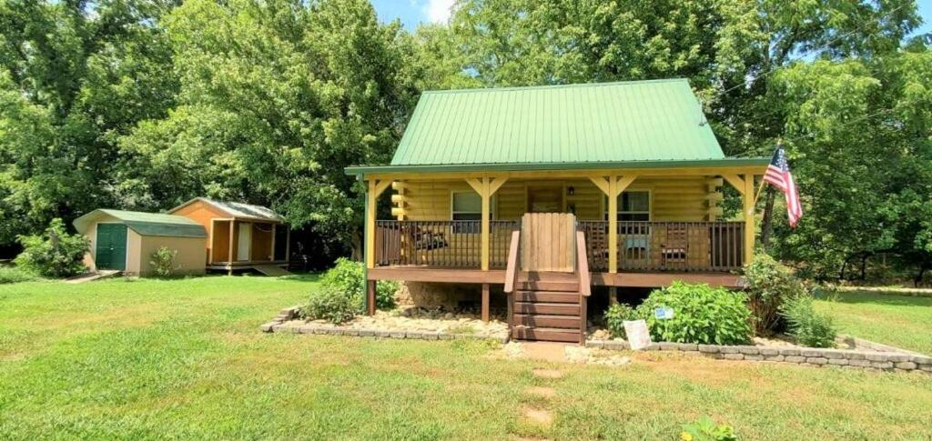 Yellow Cabin on the River cabin photo 1