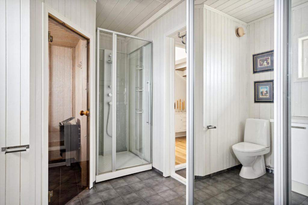 Idyllisk hus ved sjøen photo 4