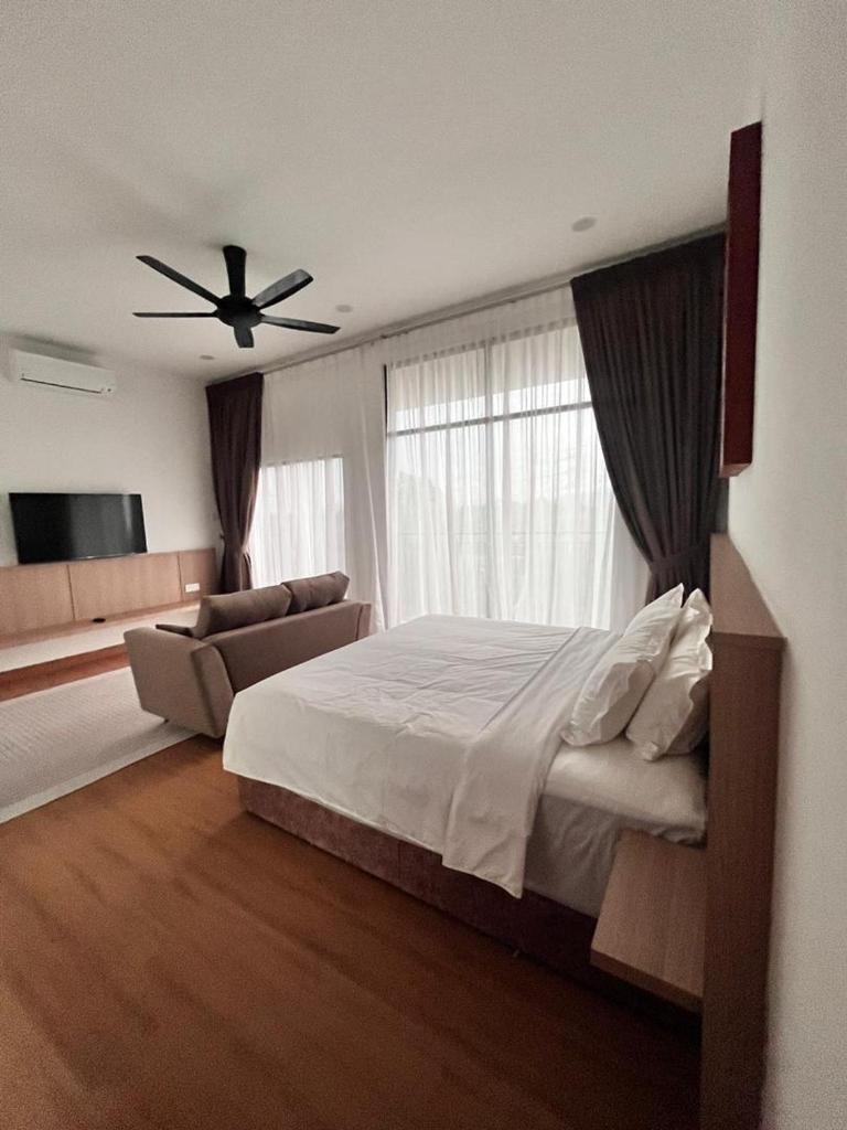 Jenderam Hill Villa photo 2