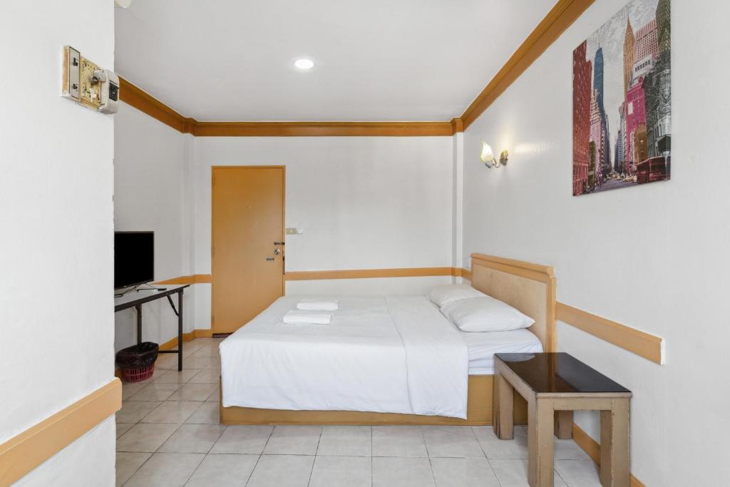 Phu Inn Hotel - Tap to explore photos