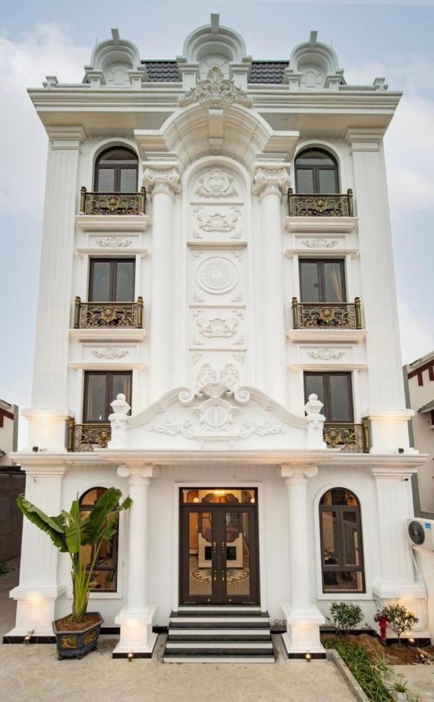 Lake Hotel Sóc Sơn