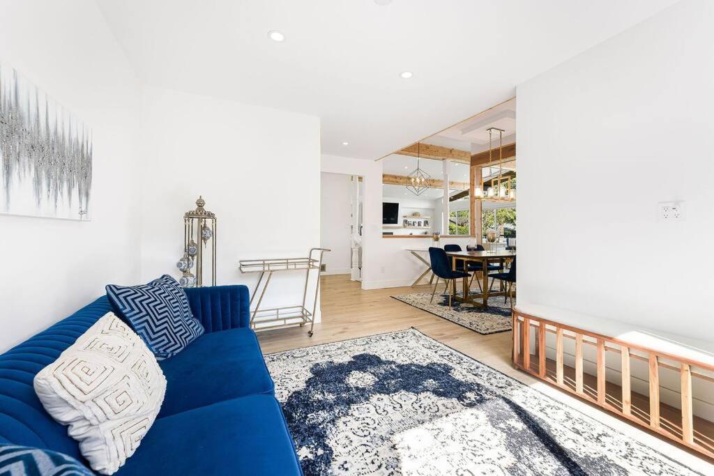 A Custom Luxury House Near Metrotown/YVR/SFU photo 3