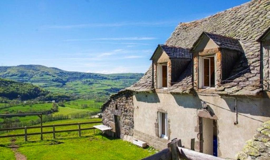 Maison de 4 chambres avec jardin amenage a Cheylade