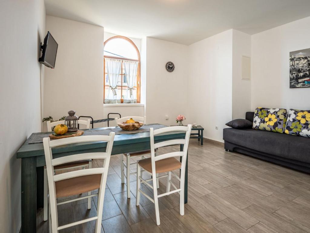 Apartment Val-4 by Interhome photo 3