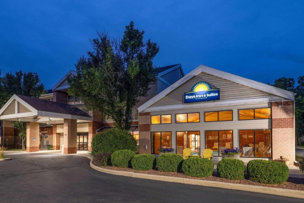 Days Inn & Suites by Wyndham Madison image