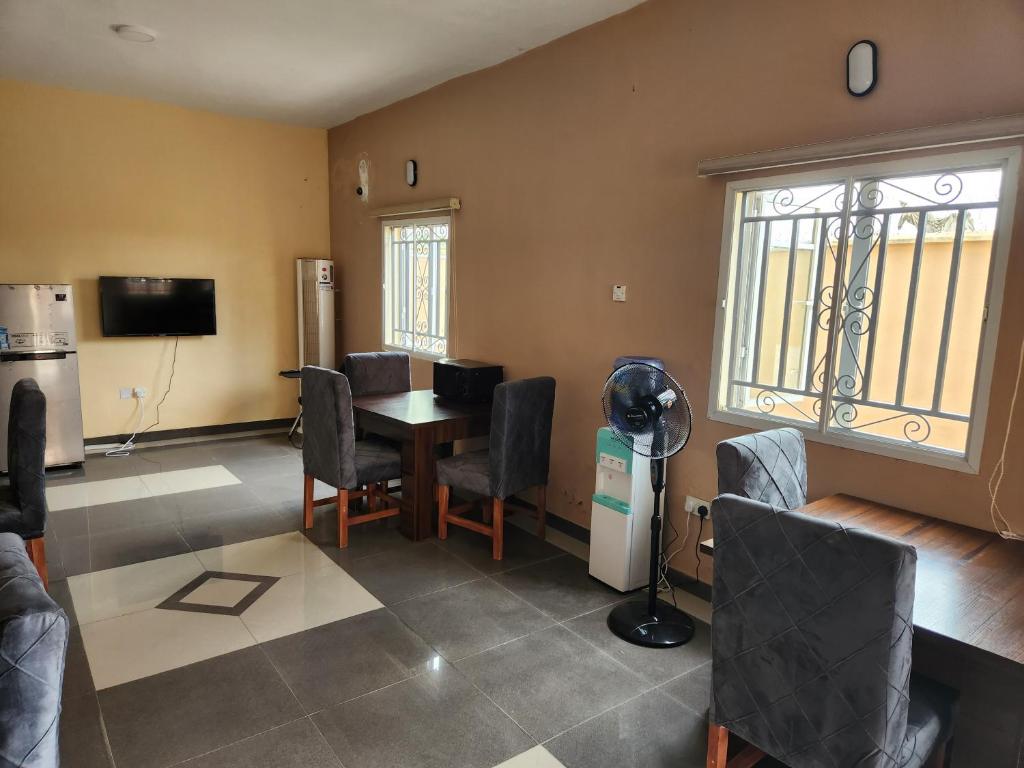 See Good Guest House Enimarire photo 4