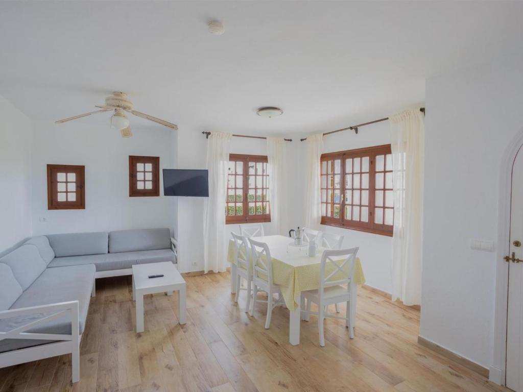 Apartment Son Bou Grdens Apt 3 dorm by Interhome photo 2