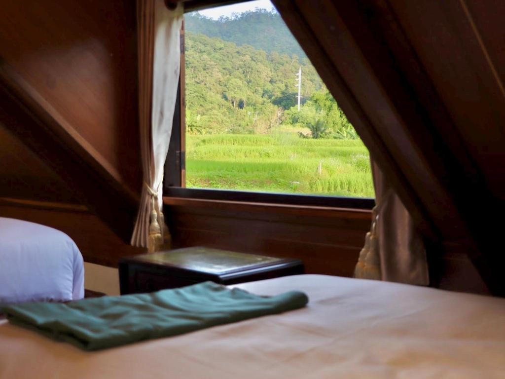 Ban Kaew Mo Ra Glamping & Restaurant photo 2