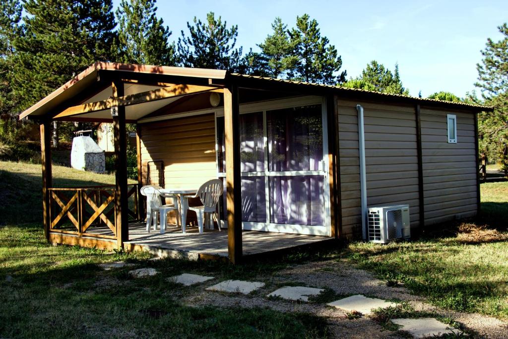 CAMPING MUNICIPAL LA SAPINETTE photo 4