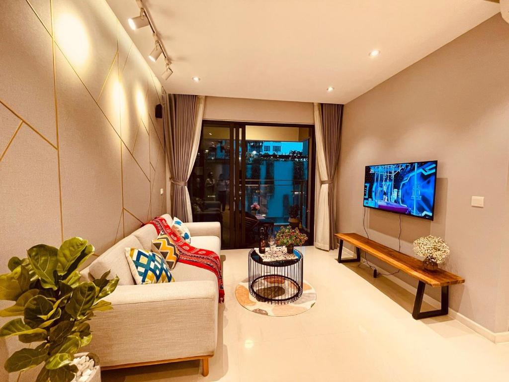 ESTELLA HEIGHTS, 2BR-5 STAR, RESORT LIVING, DIST.2