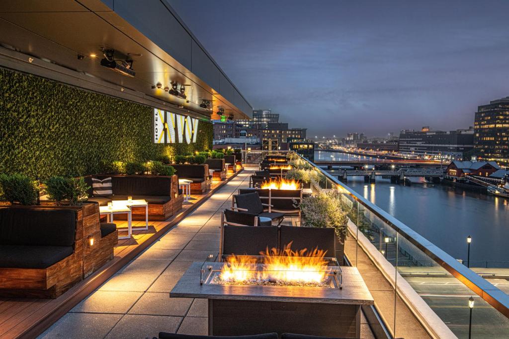 The Envoy Hotel, Autograph Collection photo 1