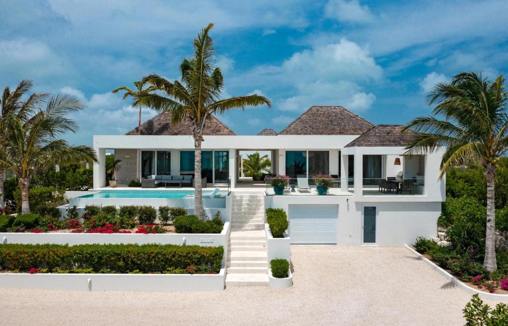 Ocean Dream 2 BR Villa Blue