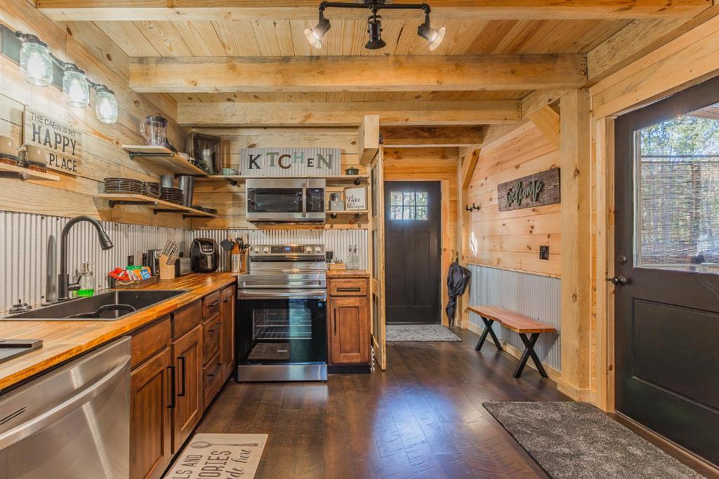 Cozy Cabin Retreat w/ Hot Tub & Nature Views photo 2