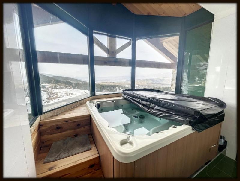 High standing chalet / SPA overlooking the valley