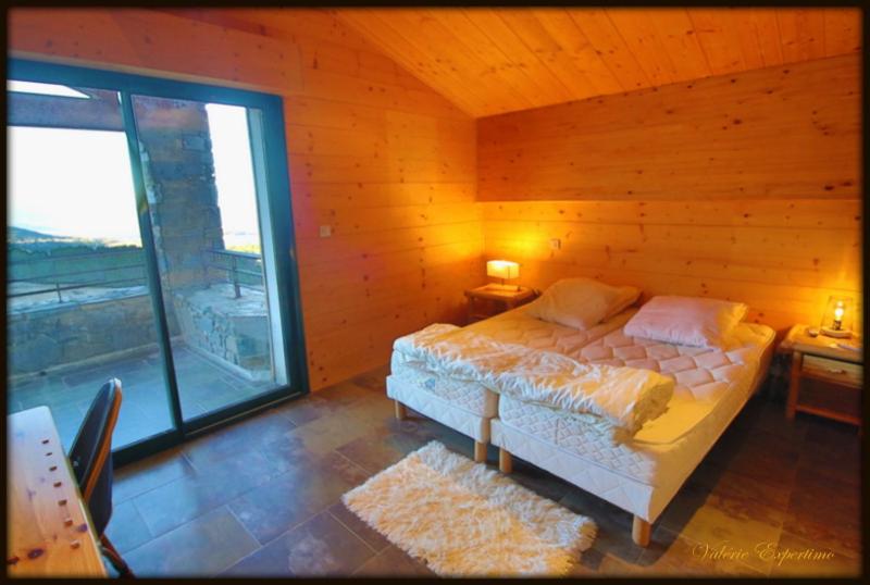 High standing chalet / SPA overlooking the valley photo 1