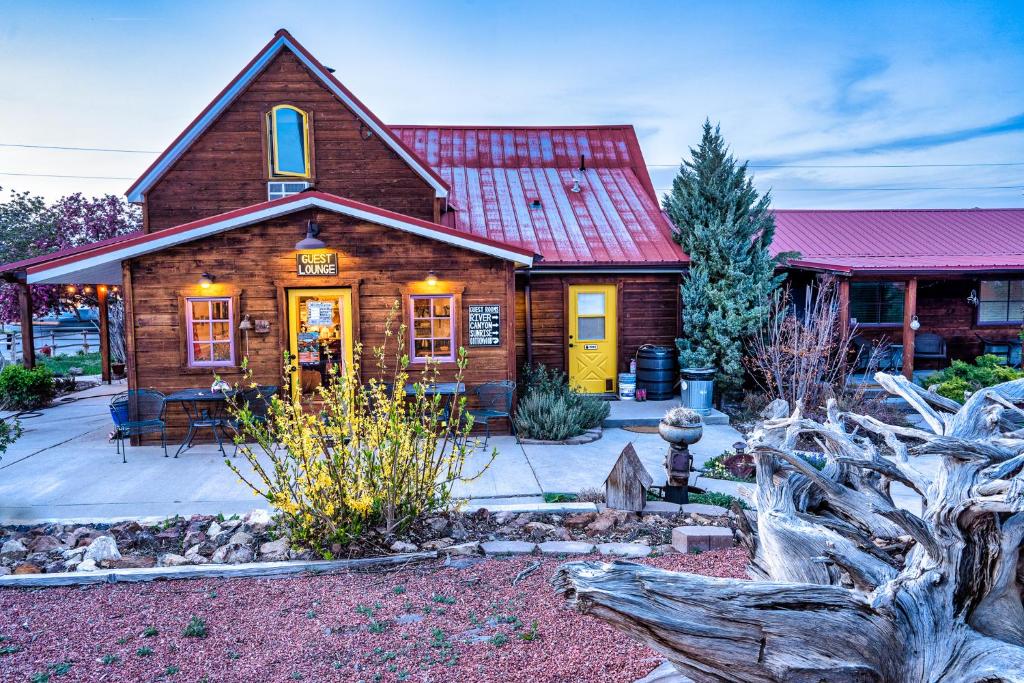 The Loubird Inn image
