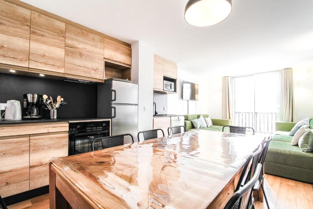 Stunning 4-bedroom apartment Flaine Foret, fully refurbished, beautiful panoramic views photo 1