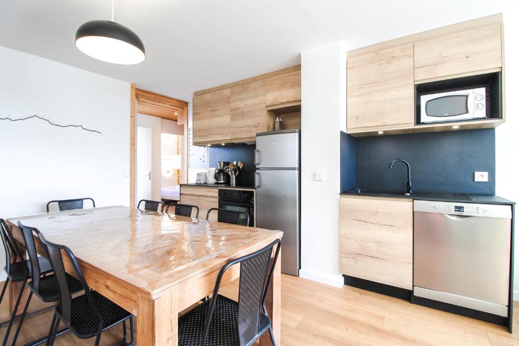 Stunning 4-bedroom apartment Flaine Foret, fully refurbished, beautiful panoramic views photo 4