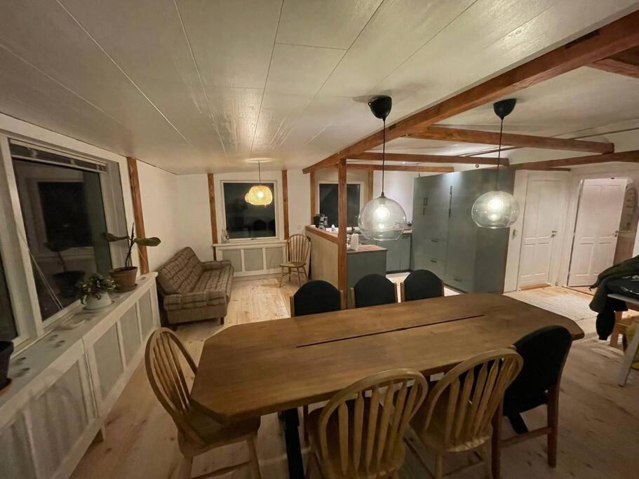 Byhus-lejlighed med sjæl og privat gårdhave photo 4
