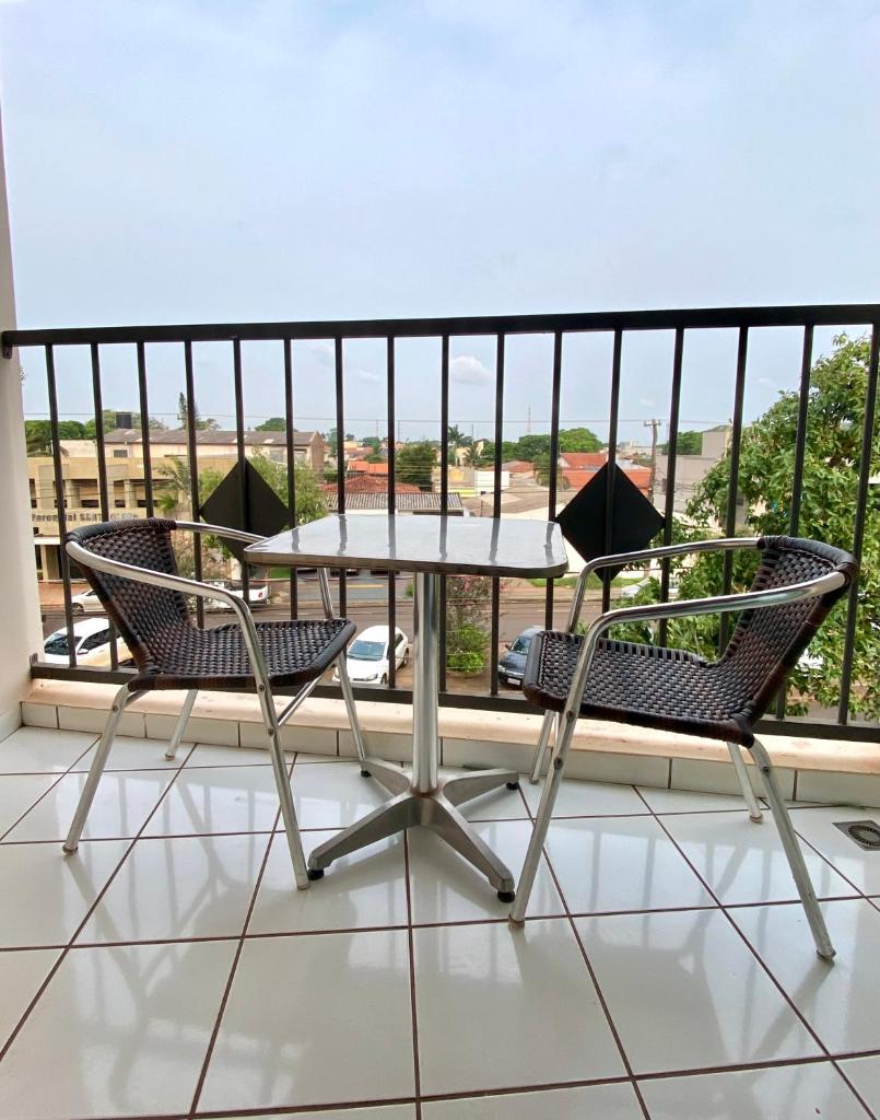 Apto charmoso na V Planalto perto Shopping com 2 Quartos ArCond Wifi Fibra Home Office e Garagem em Dourados photo 1