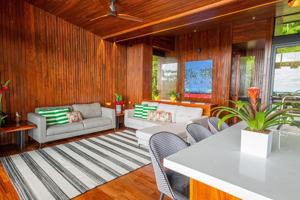 Villa Morpho - Luxury Jungle House at Ecolirios Green Community photo 3