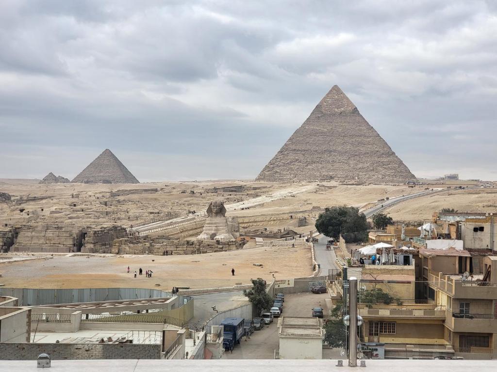 Location Pyramids View Inn photo 2