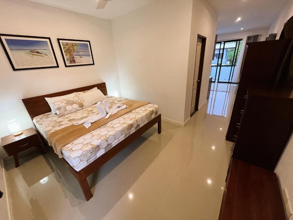 Bohol Jewel residence with fast Wi-Fi near beach photo 1