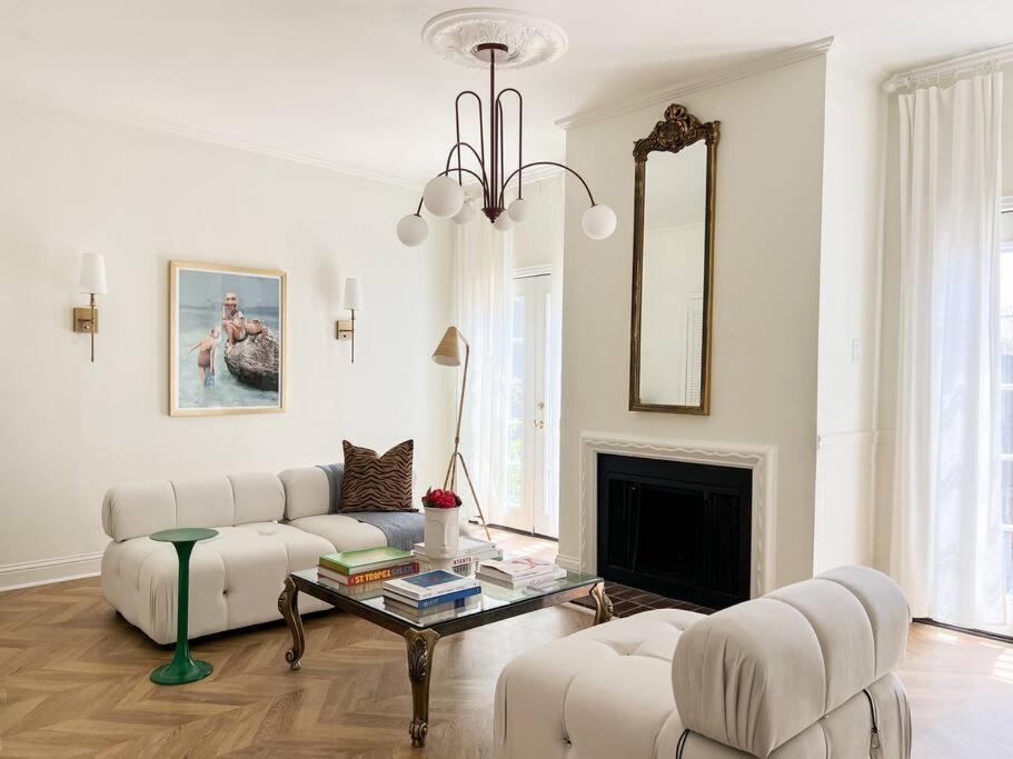 Mr. Nomad: Parisian PopHaus in Uptown image