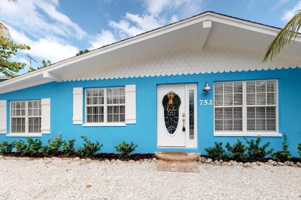 A Cozy Cottage - Anna Maria