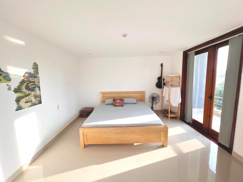 Nguyên Căn 3 phòng ngủ, đậu nhiều ô tô - KenPi B Homestay