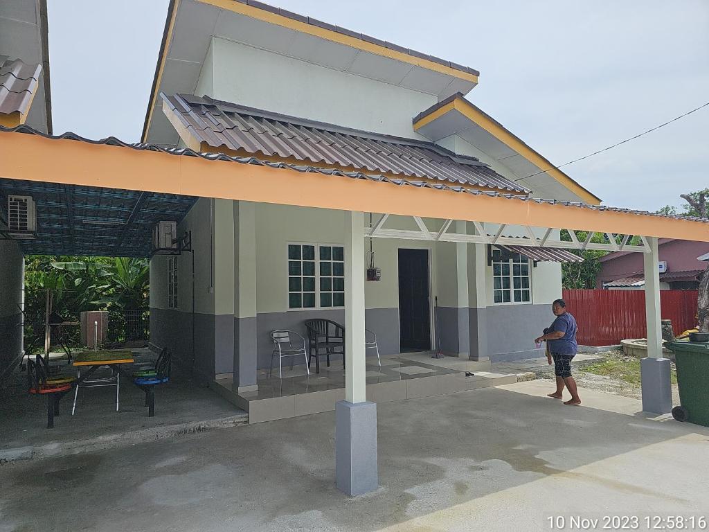MRI Residence - Homestay in Sg Buloh with Swimming Pool - No Pork&Alcohol Allowed photo 3