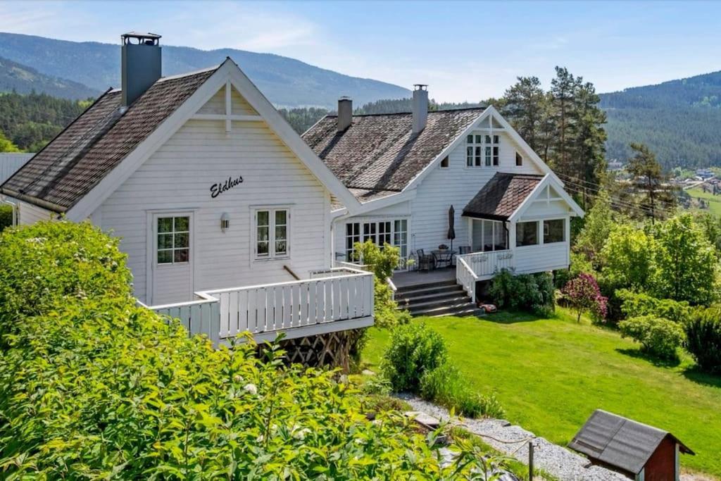 Nydelig lite hus med egen vedfyrt baksteovn. photo 2